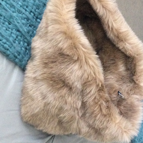 Talbots Furry Snood - Picture 1 of 5